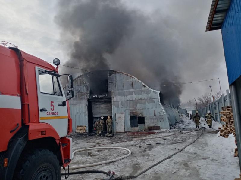 В Самаре 26 февраля сгорел склад бутилированной воды
