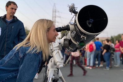 Луна и Венера как на ладони: самарцев приглашают к звездам в уличный "планетарий"