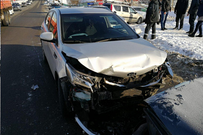 В Сызрани 24-летний водитель на KIA протаранил встречный ВАЗ