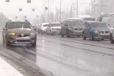 Водителей Самарской области призвали пока не переобуваться