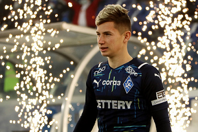 Ещё два года с "Крыльями": Дмитрий Азаров поздравил Антона Зиньковского с продлением контракта