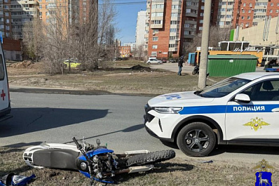 В Тольятти на улице Спортивной столкнулись "Калина" и мотоцикл