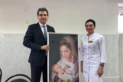 Армен Бенян посетил роддом в Тольятти, где раньше лечили COVID-пациентов