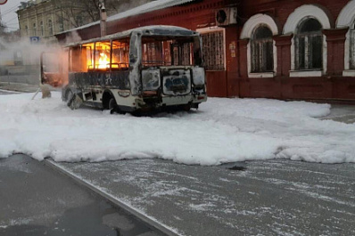 В Самаре загорелся пассажирский автобус
