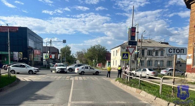 В Самаре водитель мопеда наехал на 70-летнего пешехода