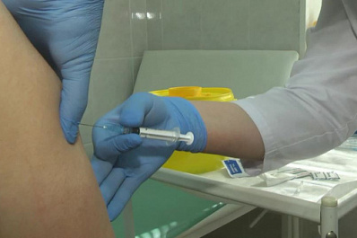 Работники Куйбышевского нефтеперерабатывающего завода сделали прививку от COVID-19