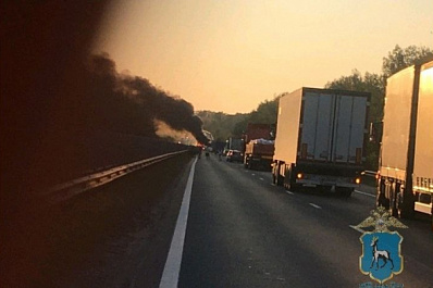 Под Самарой в массовом ДТП загорелись бензовоз и легковушка, есть погибший