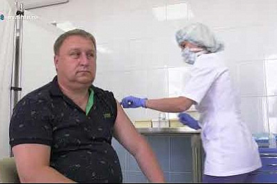 Член Общественной палаты РФ Павел Покровский прошел ревакцинацию от коронавируса