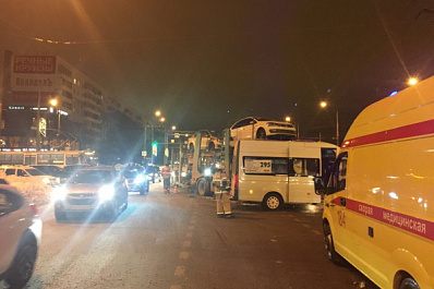 4 человека пострадали в аварии с маршруткой на Московском шоссе в Самаре