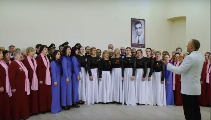 "Нам нужна одна Победа": самарский сводный хор посвятил выступление участникам СВО