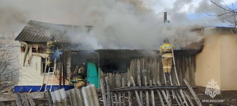 В Самарской области 27 марта двое взрослых и один ребенок погибли во время пожара