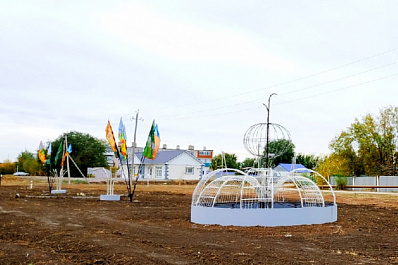 На въезде в село Большая Черниговка установили световой фонтан 