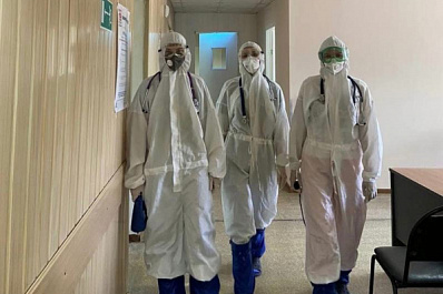 Дмитрий Азаров - землякам: "Послушайте тех, кто каждый день в "красной зоне" рискует жизнью, чтобы спасти жизнь других"