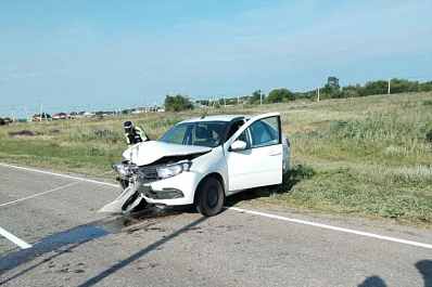 В Самарской области 23 июня "Гранта" въехала в газовую стойку