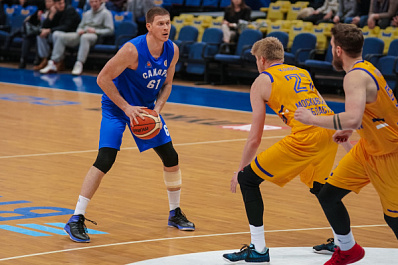 Баскетбольная "Самара" победила "Химки-Подмосковье" в выездном матче - 104:87 