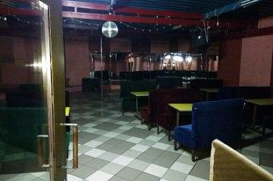 В Жигулевске ранее судимый мужчина оставил подругу без денег и телефона