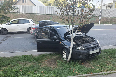 Пропустите автоледи: в Самаре женщина на иномарке отправила двух человек на амбулаторное лечение
