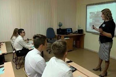 В губернии продолжают выбирать лучшего учителя