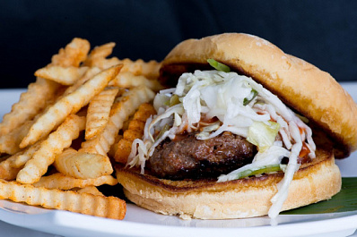 Рекламу фастфуда предложили ограничить в России