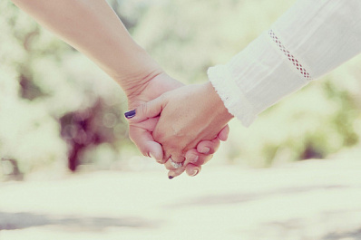 Самарский психолог объяснила, почему мужчины выбирают дам постарше