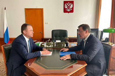"Готовность есть": Дмитрий Азаров и Игорь Комаров обсудили вопросы размещения вынужденных переселенцев из ДНР и ЛНР в Самарской области