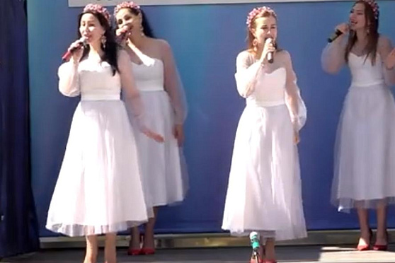 Чествование выпускников и День семьи. Хорошие новости Волжского района