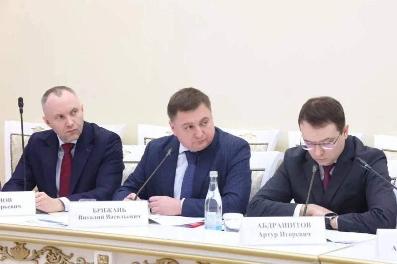 В Самаре на совещании под председательством Вячеслава Федорищева обсудили обеспечение бесперебойной работы систем жизнеобеспечения