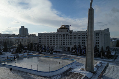 Видео: как выглядит каток на самарской площади Славы с высоты птичьего полета