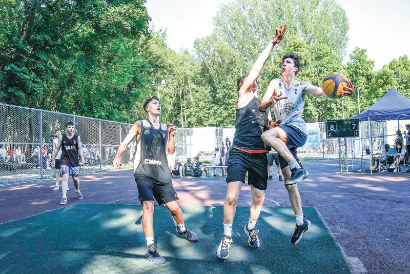 Собрались под кольцом: продолжается пятый сезон областной Летней лиги по баскетболу 3х3