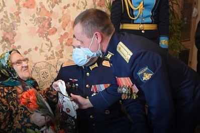 В Самарской области с 8 Марта поздравили 100-летнюю участницу Великой Отечественной войны