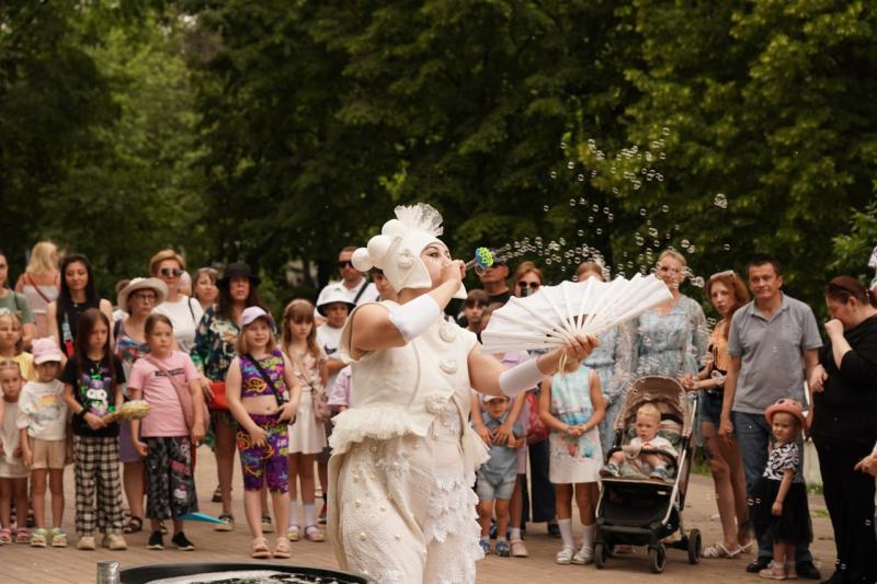 Растить цветы жизни: как в Самарской области отмечали Международный день защиты детей