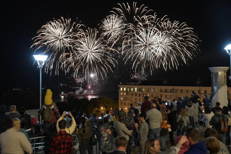 В Самаре прогремел праздничный салют