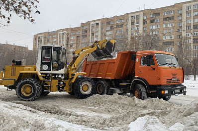 "Все службы задействованы по максимуму": в Самаре продолжают расчищать улицы от снега