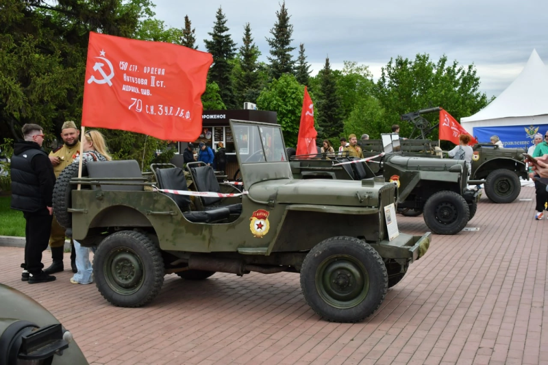 В Самаре более 30 тысяч человек приняли участие в военно-спортивном фестивале "Готов к защите Отечества"