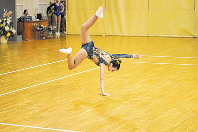 Покорить судей за минуту: в Самарской области прошли соревнования по спортивной аэробике
