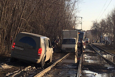 В районе Самарского университета встали трамваи