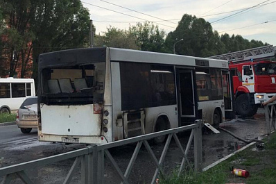 В Самаре на Победе загорелся автобус с пассажирами