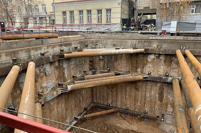 Стало известно, когда откроют движение на перекрёстке Ново-Садовой и Полевой в зоне строительства метро