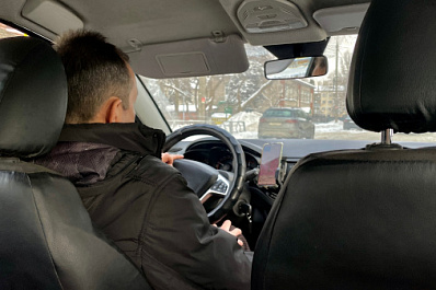 Владельцы электромобилей в России смогут бесплатно ездить по платным трассам с 1 марта