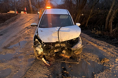 Влетел в дерево: пятеро человек пострадали в ДТП с пьяным водителем под Самарой