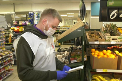 Привезут продукты, лекарства и помогут со счетами: как оставить заявку самарским волонтерам