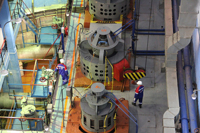 Коммунальщики рассказали, почему из кранов самарцев течет желтая вода