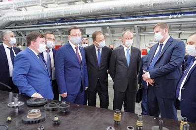 Николай Патрушев и Игорь Комаров осмотрели ведущие предприятия региона