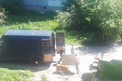 В Сызрани неизвестные обустроили помойку мебелью