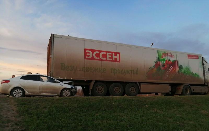 В Самарской области после столкновения с фурой погиб водитель KIA Rio