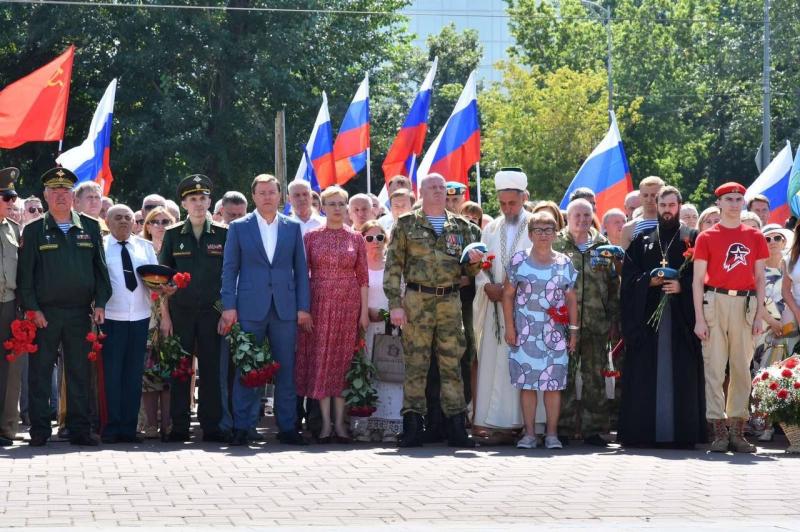 Дмитрий Азаров: "Десантники, как и защитники других войск, встали на защиту наших идеалов, всего, что нам дорого и свято"