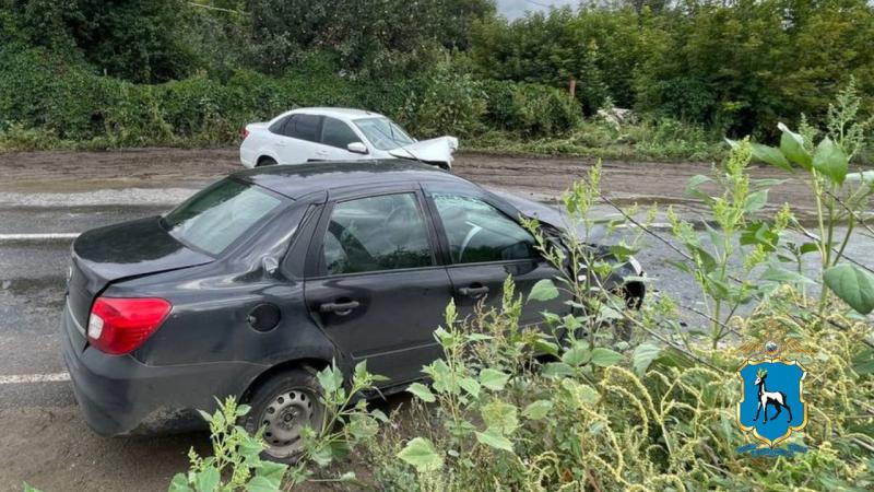 В Тольятти утром 12 августа столкнулись две легковушки 