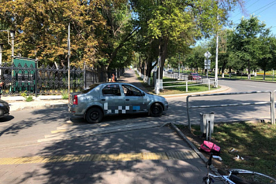 В Самаре водитель Renault Logan 2 августа сбил велосипедистку на пешеходном переходе