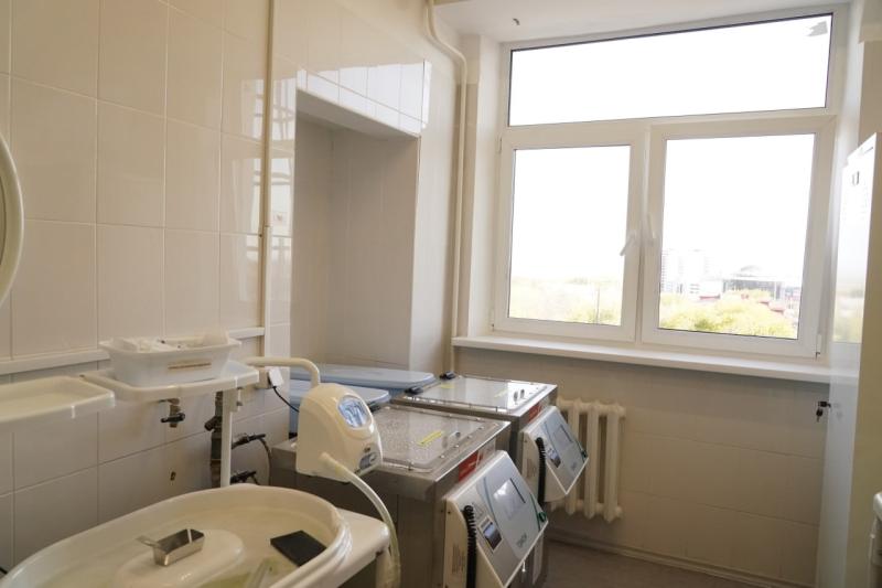 В Новокуйбышевской горбольнице по поручению губернатора завершили замену окон