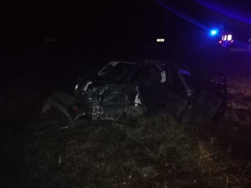 Есть пострадавший: в Самарской области на трассе улетела в кювет и перевернулась "Приора"